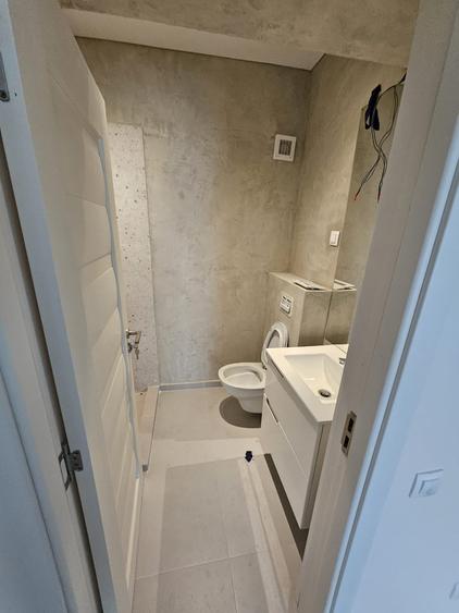 Apartament cu 3 camere decomandat în Faleză