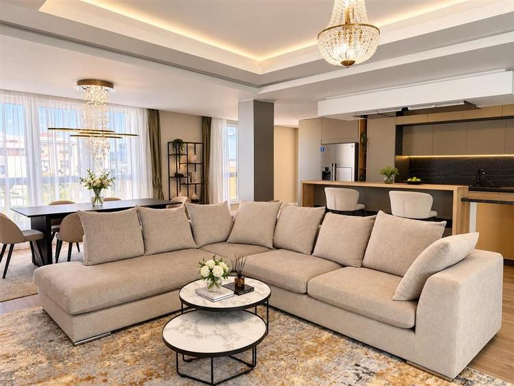 Penthouse cu 5 camere decomandat, mobilat în Herăstrău