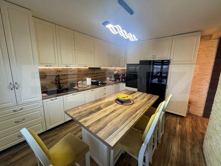 Apartament cu 4 camere decomandat, mobilat în Careiului