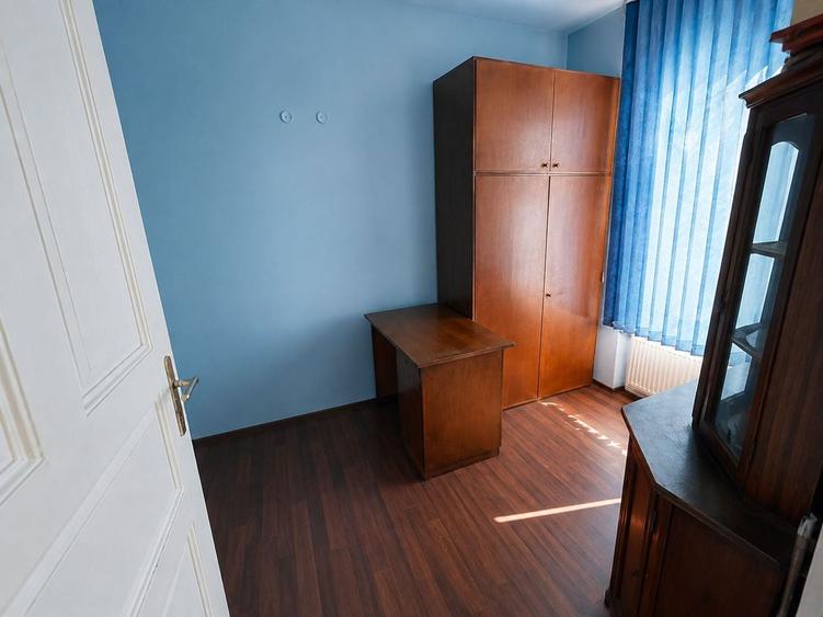 Apartament cu 3 camere circular, mobilat în Traian