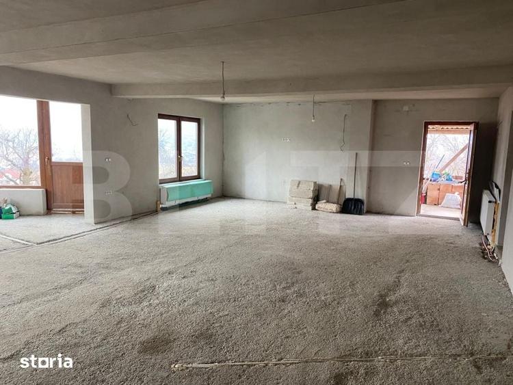 Casă cu 5 camere cu Teren 7100 Mp în Salva