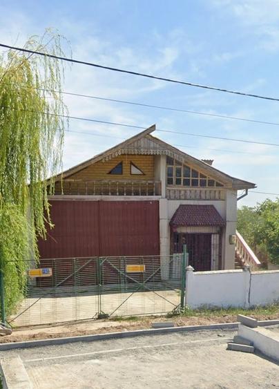 Casă cu 3 camere cu Teren 1120 Mp în Central