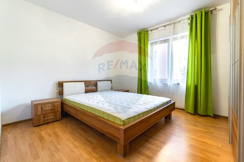 Apartament cu 2 camere decomandat în Tractorul