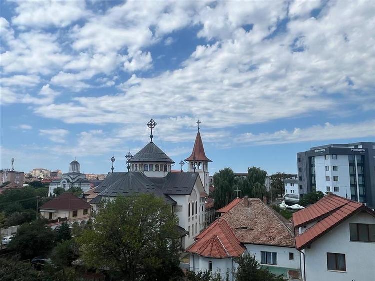Apartament cu 2 camere nedecomandat în Central