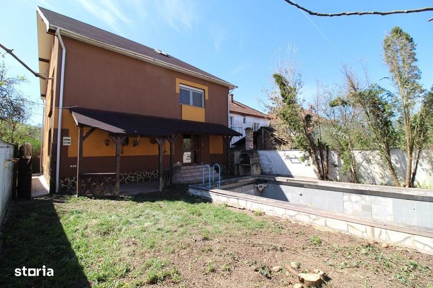 Casă cu 4 camere decomandat cu Teren 335 Mp în Central