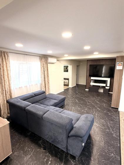 Casă cu 4 camere cu Teren 1014 Mp în Smeura