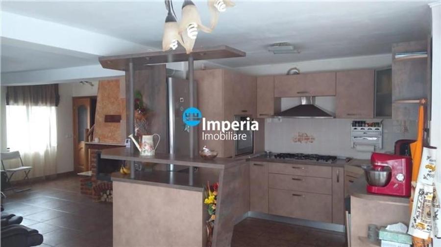 Casă individuală cu 5 camere cu Piscina în Breazu