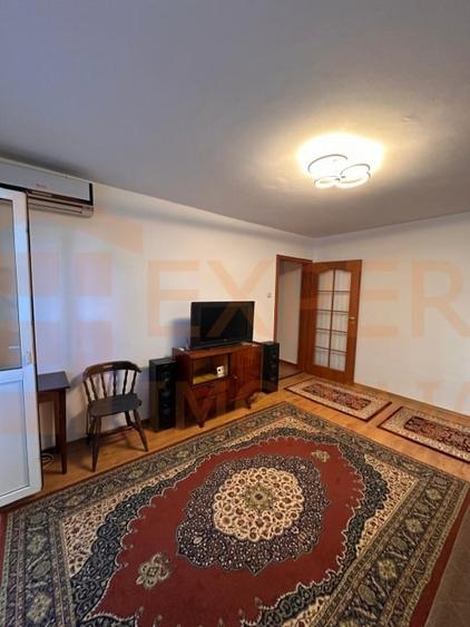 Apartament cu 3 camere semidecomandat în Tomis Nord