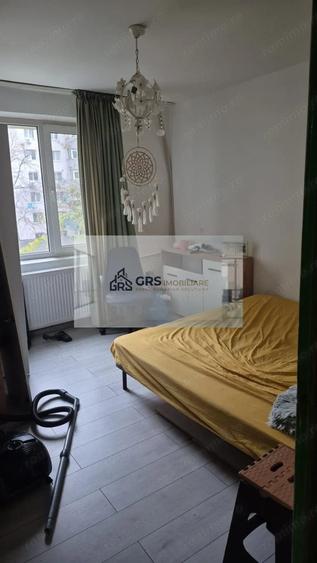 Apartament cu 3 camere decomandat în Fizicienilor