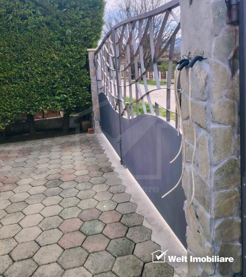 Casă individuală cu 5 camere cu Garaj în Iara