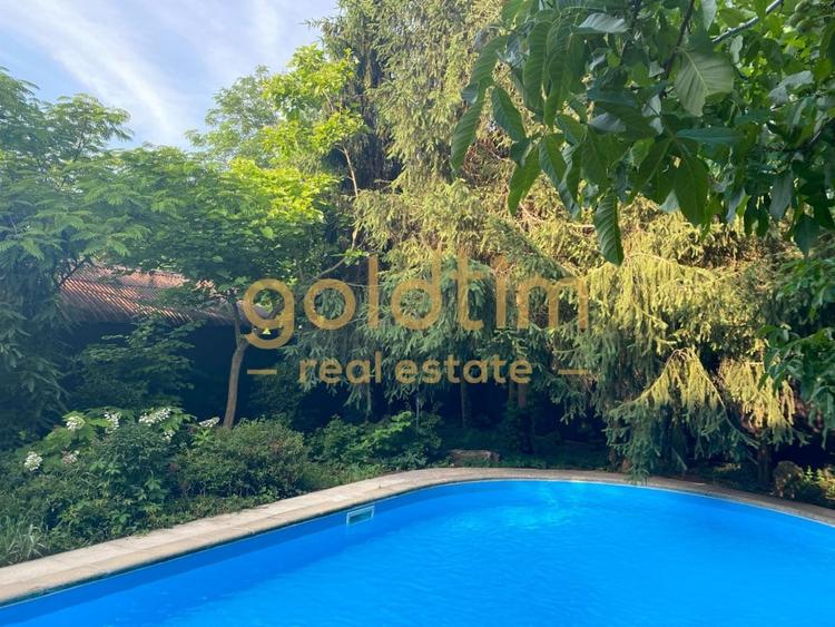 Casă individuală cu 4 camere cu Piscina în Ciofliceni