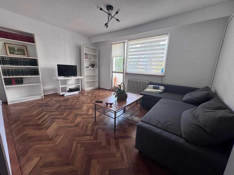 Apartament cu 4 camere decomandat în Grigorescu