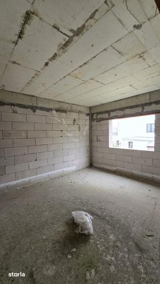 Casă cu 6 camere cu Teren 400 Mp în Năvodari