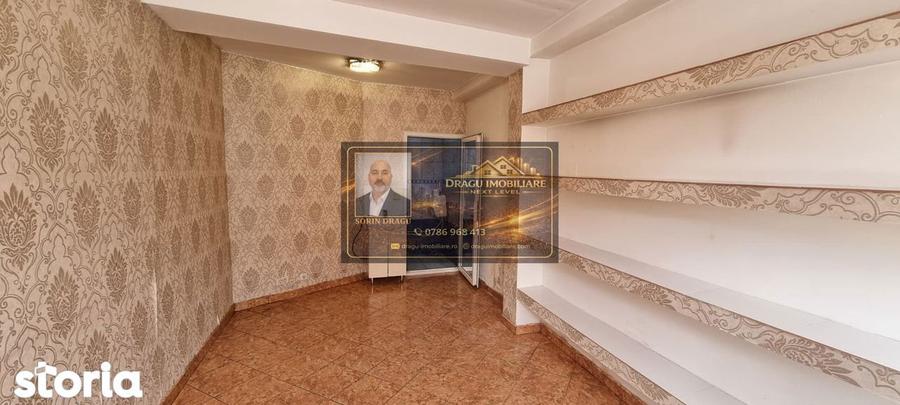 Spațiu comercial, de 18 mp, în Central