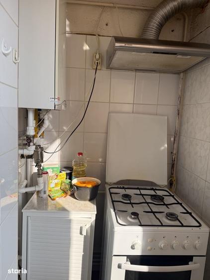 Apartament cu 2 camere semidecomandat în Craiovița Nouă