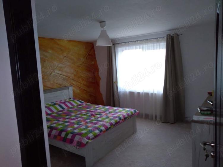 Casă cu 6 camere în Zărnești