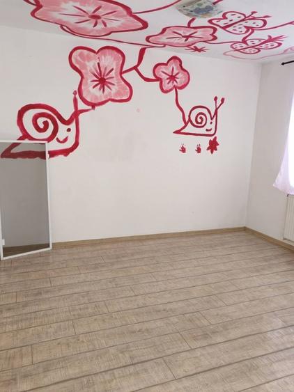 Apartament cu 4 camere decomandat în Central