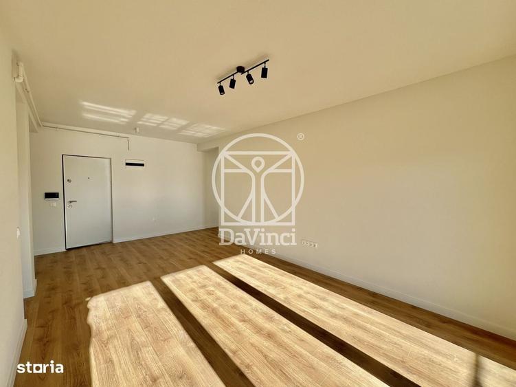 Apartament cu 5 camere decomandat în Cristian