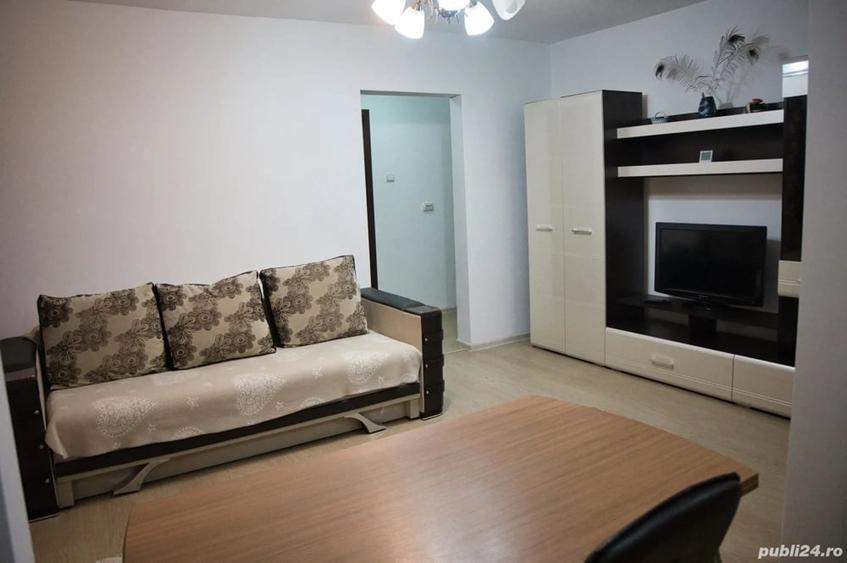 Apartament cu 3 camere semidecomandat în Central
