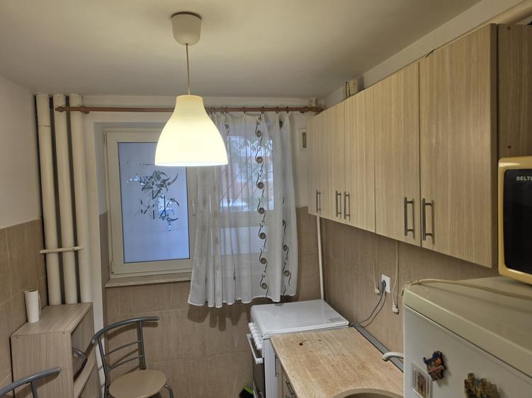 Apartament cu 2 camere semidecomandat în Vatra Luminoasă