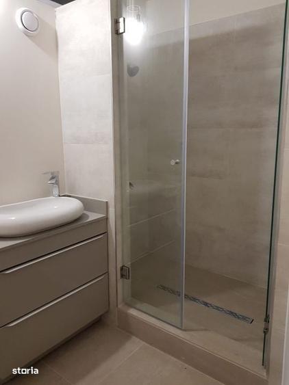 Spațiu comercial, de 450 mp, în Tăuți