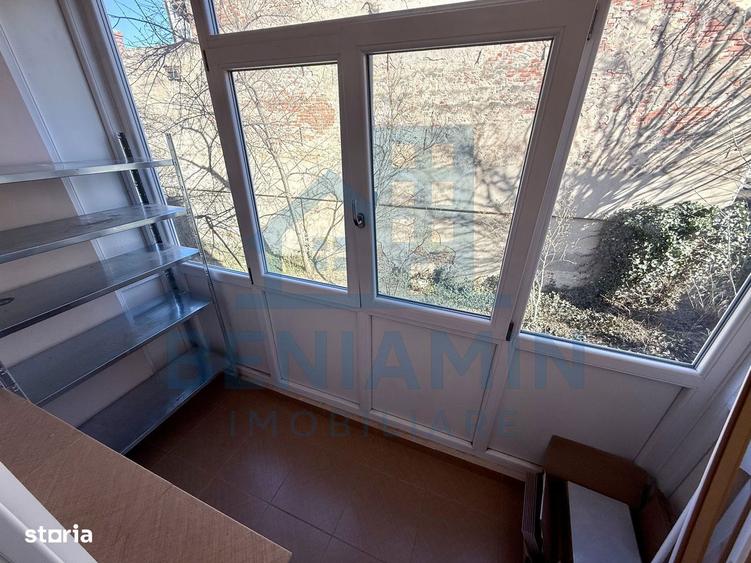 Apartament cu 2 camere semidecomandat în Calea București