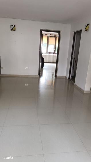 Apartament cu 3 camere în 1 Mai