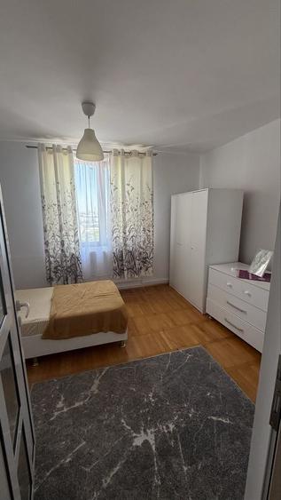 Apartament cu 3 camere în Unirii Sud