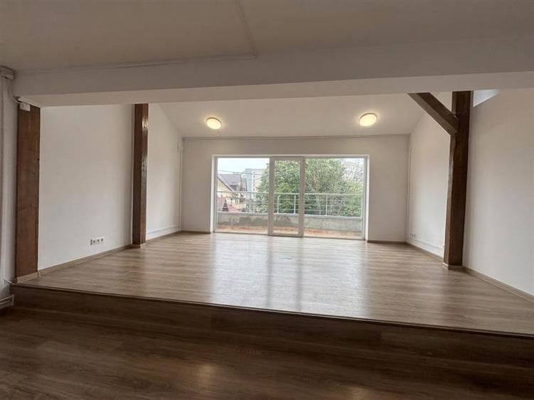 Birou, de 200 mp, în Smârdan