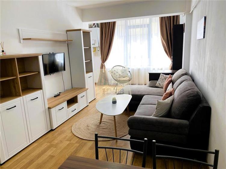 Apartament cu 2 camere semidecomandat, mobilat în Exterior Sud