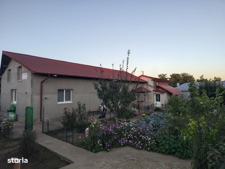 Casă cu 4 camere în Cazasu