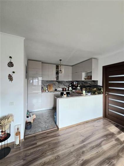 Casă individuală cu 4 camere cu Teren 690 Mp în Corbu