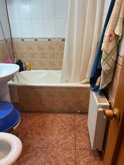 Apartament cu 3 camere semidecomandat în Șuța Seacă