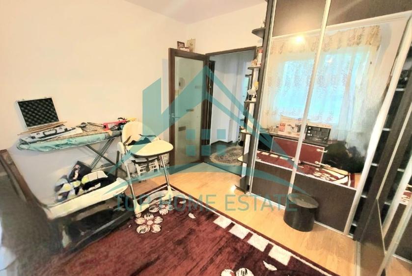 Apartament cu 4 camere semidecomandat, mobilat în Mănăștur