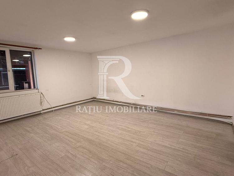Casă individuală cu 4 camere cu Canalizare în Centura