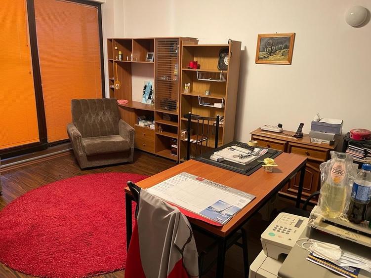 Apartament cu 2 camere semidecomandat, mobilat în Pajura