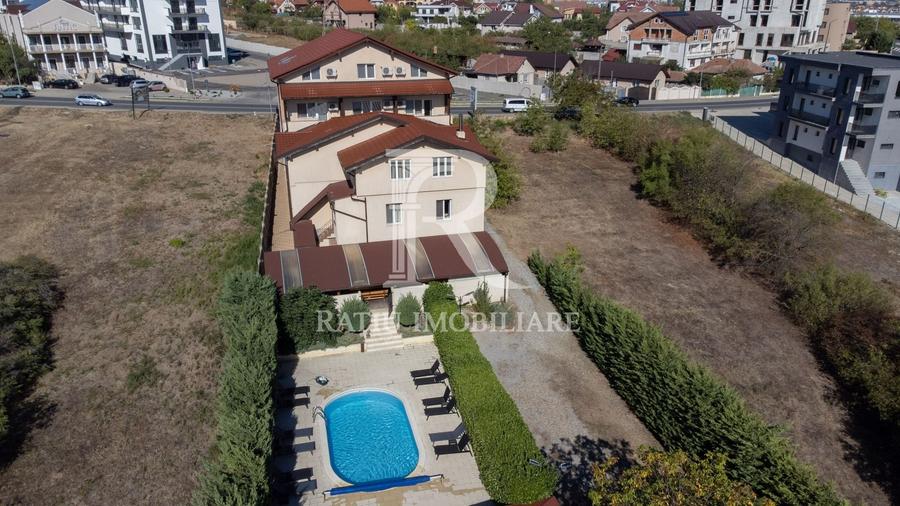 Casă individuală cu 18 camere cu Piscina în Sânmartin