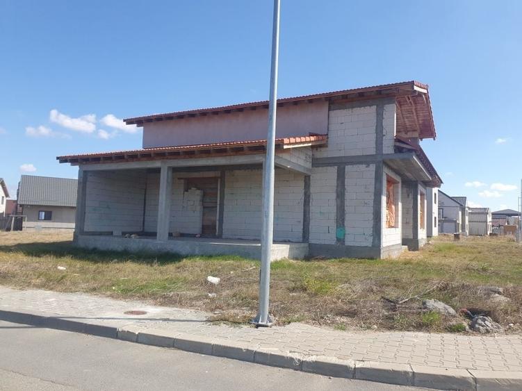 Casă cu 4 camere în Valu lui Traian
