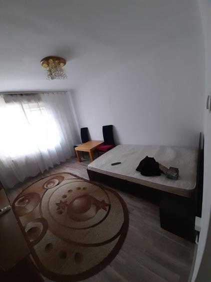 Garsonieră decomandată în Bartolomeu