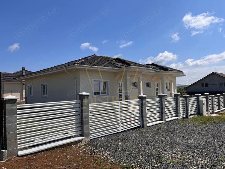 Casă cu 3 camere cu Canalizare în Bucovăț (Remetea Mare)