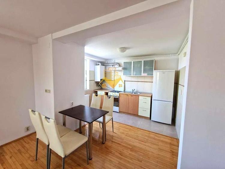 Apartament cu 3 camere semidecomandat, mobilat în Zorilor