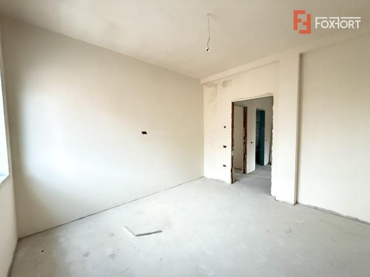 Casă individuală cu 4 camere cu Canalizare în Săcălaz