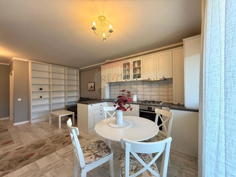Apartament cu 2 camere semidecomandat, mobilat în Florești