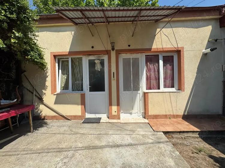 Apartament cu 2 camere decomandat, mobilat în Central