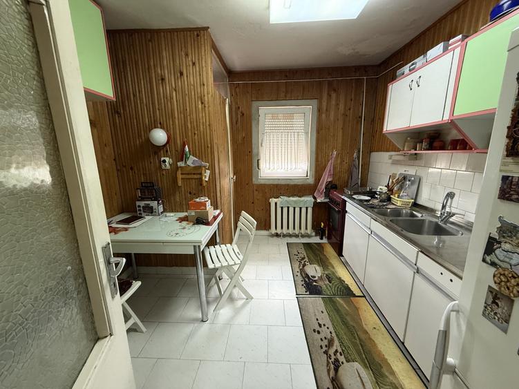 Apartament cu 2 camere semidecomandat, mobilat în Lipovei