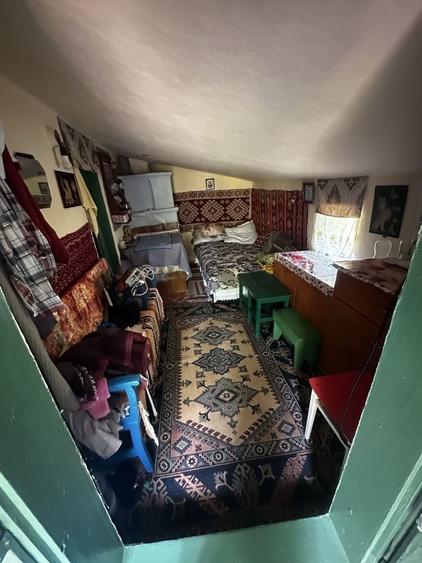 Casă cu 4 camere în Fruntești