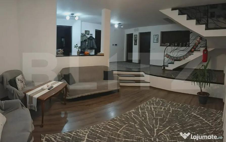 Casă cu 5 camere cu Teren 1174 Mp în Nazna