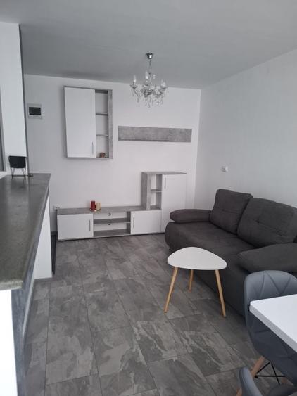 Apartament cu 2 camere decomandat în Florești