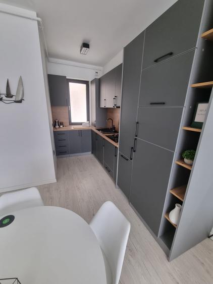 Apartament cu 2 camere decomandat, mobilat în Universitate