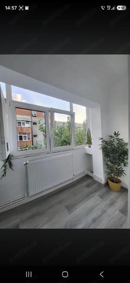 Apartament cu 3 camere decomandat în Sud